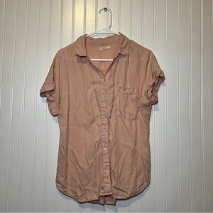 Sneak Peek Button-Up Shirt in Light Pink